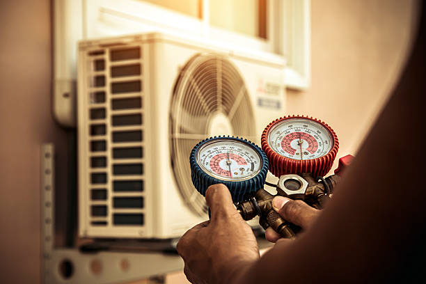 Professional Hvac technician working in Catoosa, OK